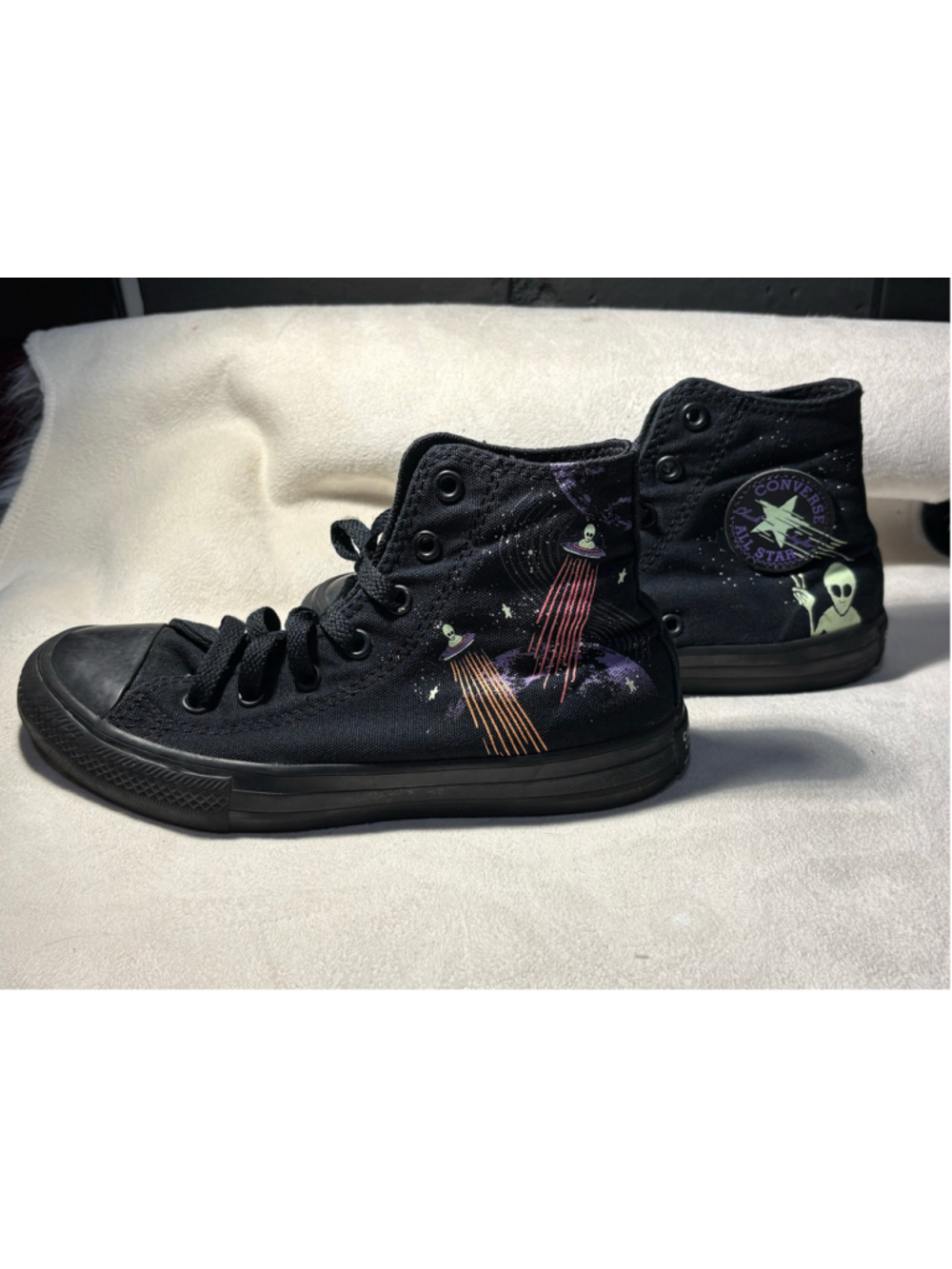 Youth Converse High Top Sneakers Size 2 Black Green Alien Space Print